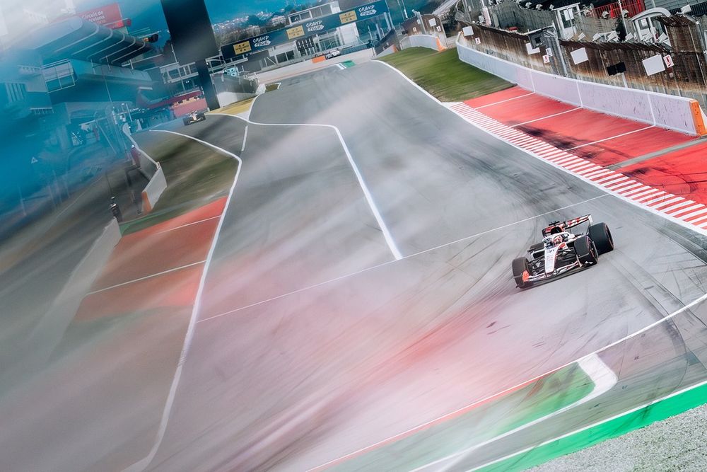 Esteban Ocon en piste lors de cette première journée des essais de Barcelone.