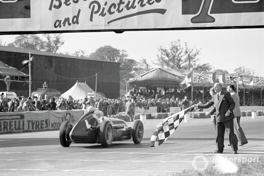 Parnell finished third, with the rest of the field two laps behind