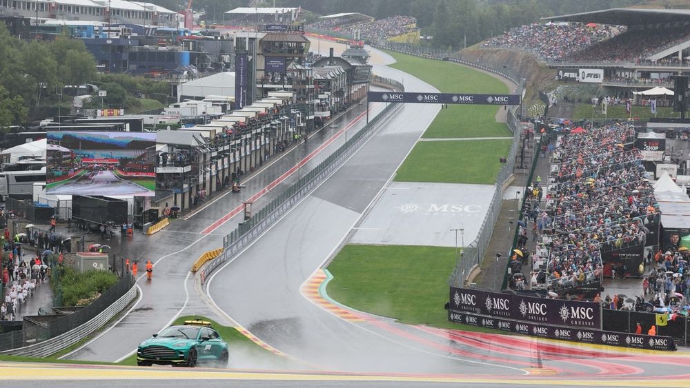 F1 Бельгийский GP начинает задержать, так как дождь попадает в спа -салон F1 Бельгийский GP начинает задержать, так как дождь попадает в спа -салон