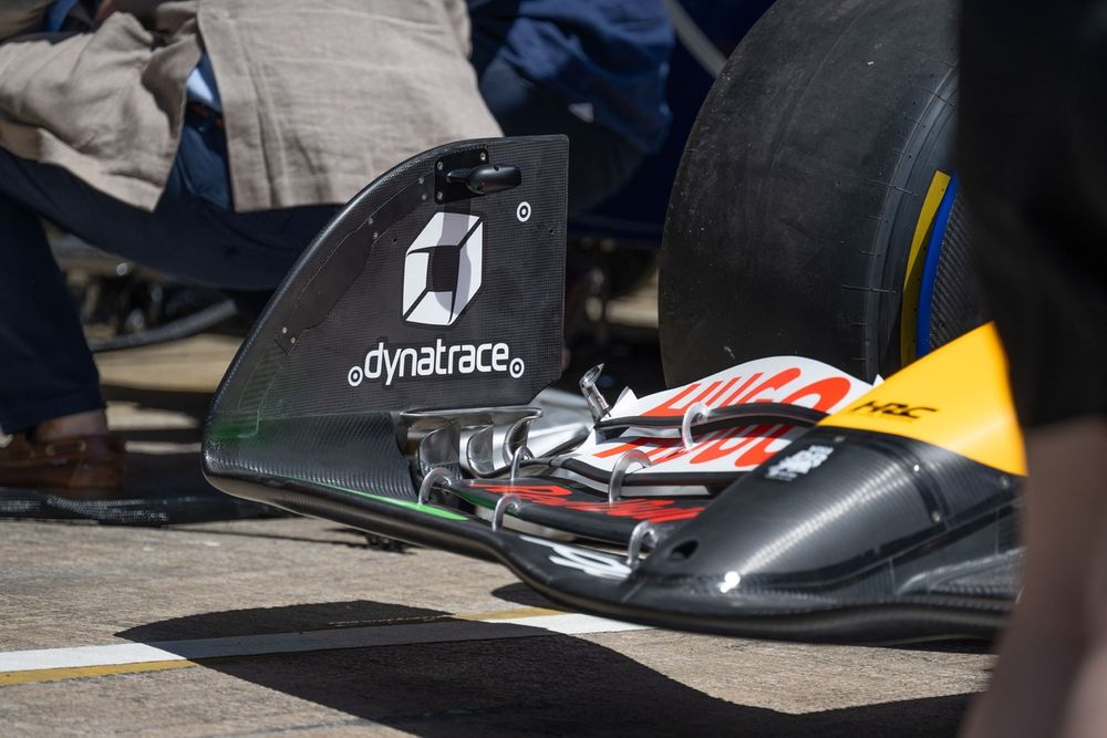 Racing Bulls VCARB 02: l'ala anteriore ha concetti simili a quelli dell'Aston Martin