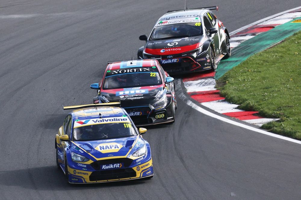 Struggles in qualifying and race one put Sutton on the back foot