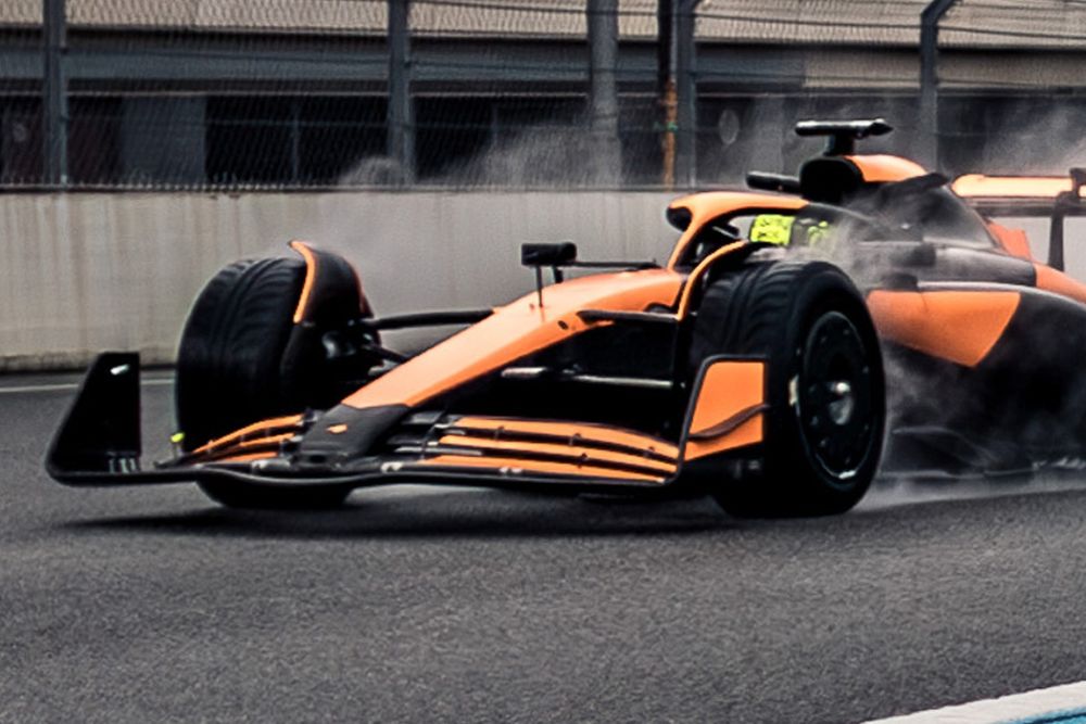 Gomma Pirelli Super-intermedia nei test: si noti la parte esterna che deriva dalla intermedia con i due incavali al centro