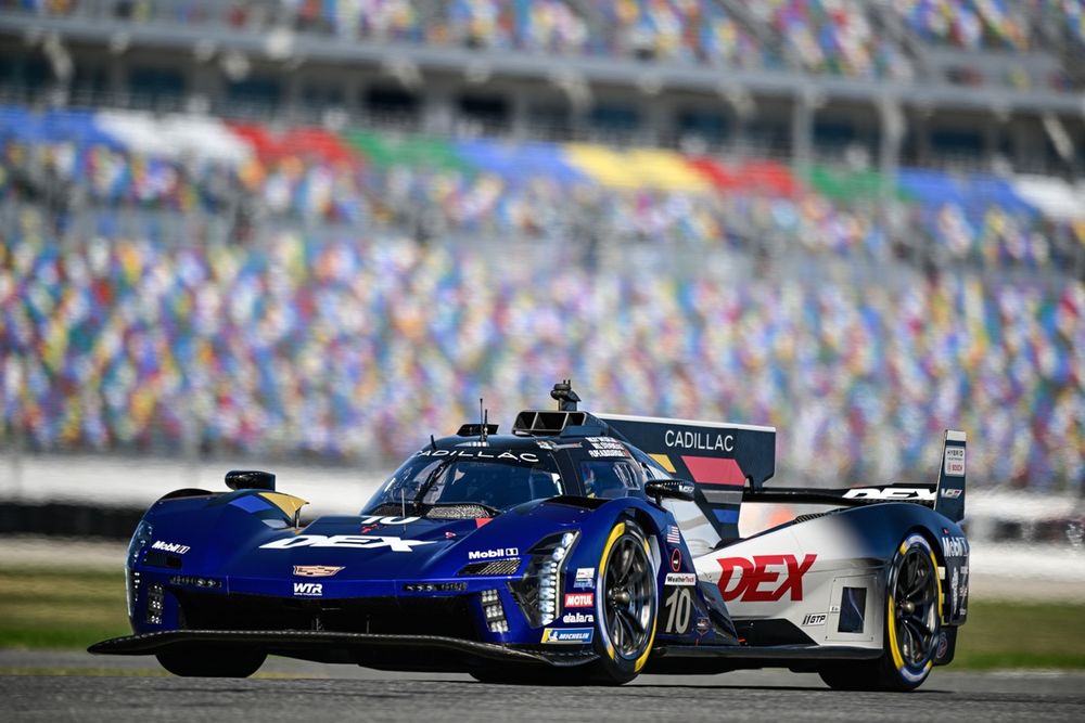 #10 Cadillac Wayne Taylor Racing Cadillac V-Series.R: Ricky Taylor, Filipe Albuquerque, Will Stevens