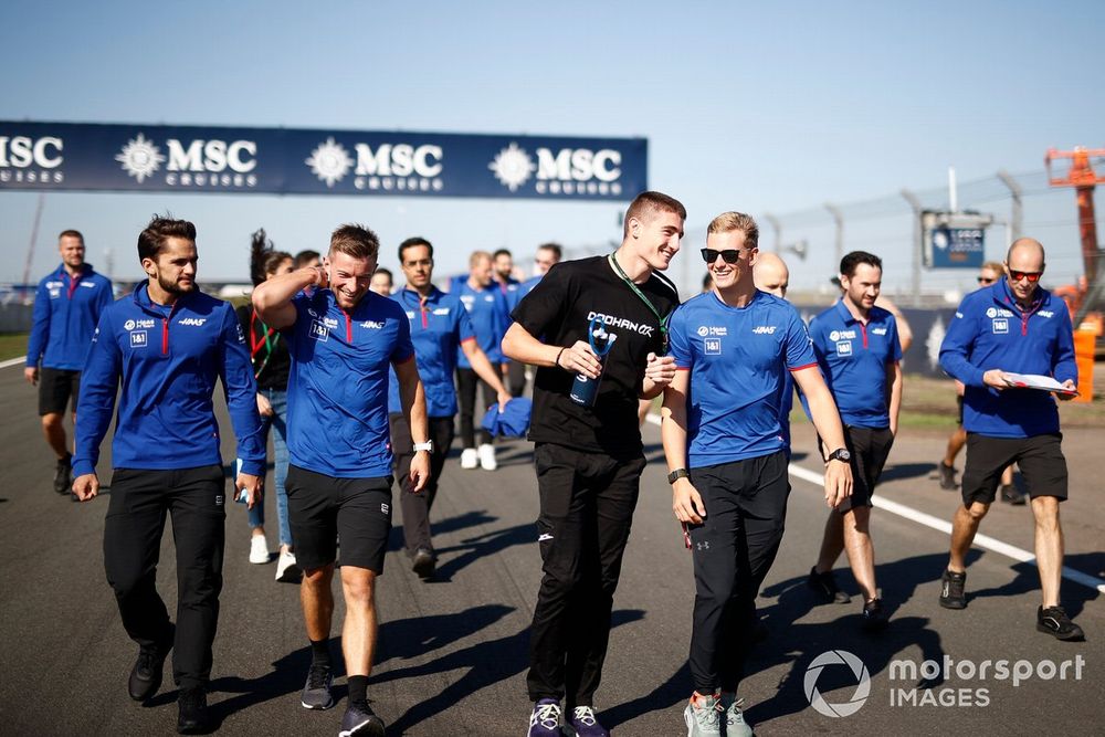 Jack Doohan et Mick Schumacher avant le GP des Pays-Bas 2022.