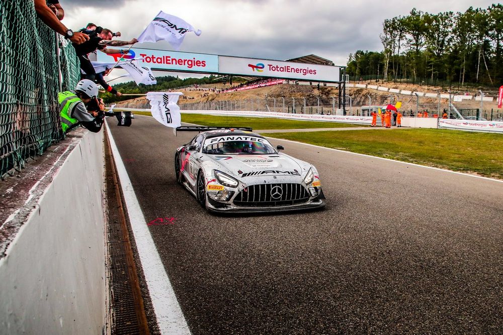 Почему замена чрезвычайно успешного автомобиля Mercedes GT3 — такая сложная задача