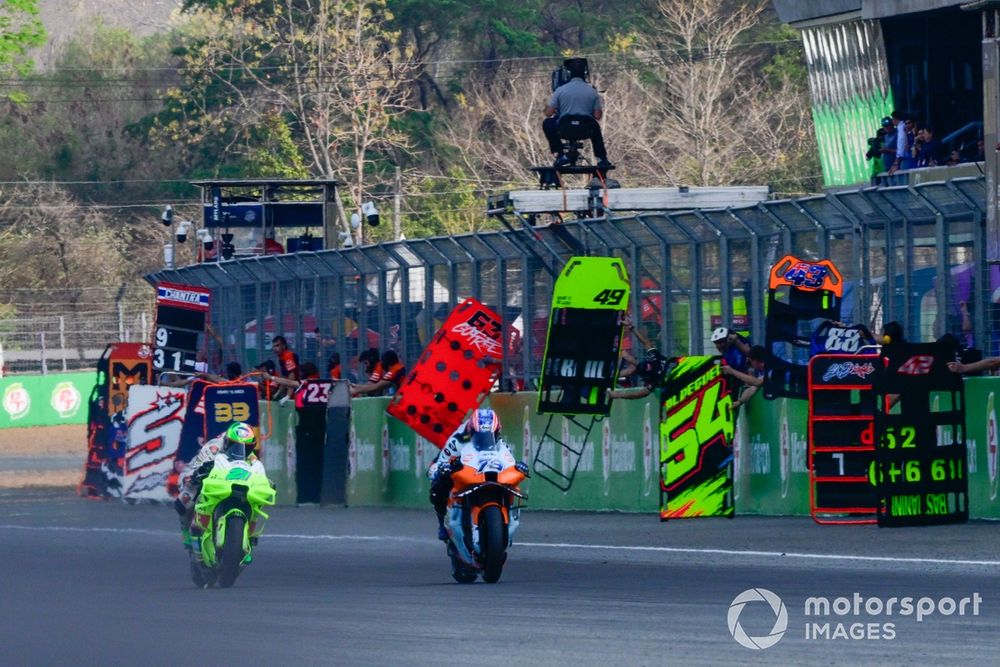 Dès le premier Grand Prix, Ai Ogura s'est battu avec les meilleurs.