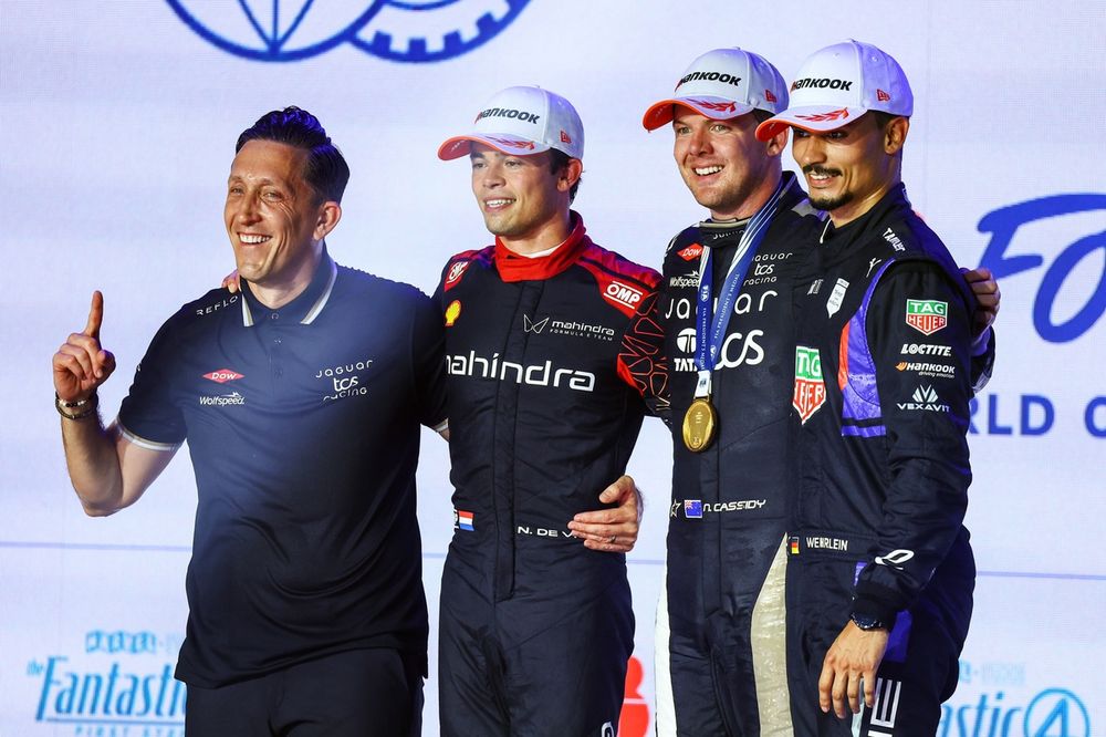Podium: Race winner Nick Cassidy, Jaguar TCS Racing, second place Nyck de Vries, Mahindra Racing, third place Pascal Wehrlein, TAG Heuer Porsche Formula E Team, James Barclay, Team principal Jaguar Racing