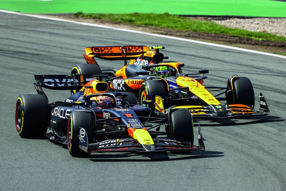 Max Verstappen, Red Bull Racing RB20, Lando Norris, McLaren MCL38