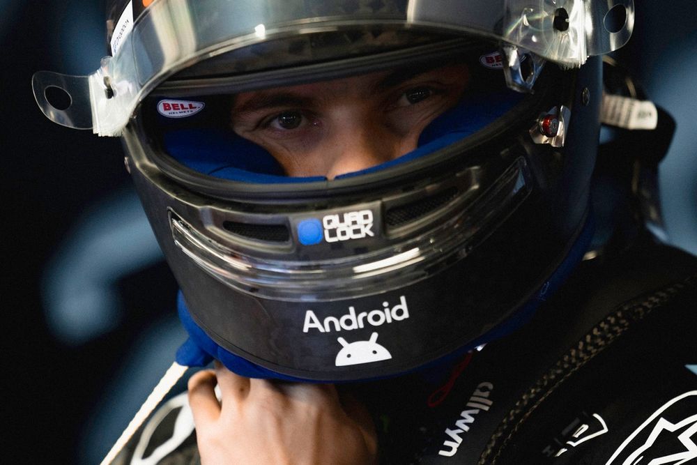 Oscar Piastri was blij weer achter het stuur te kruipen, maar kreeg wel met problemen te maken.