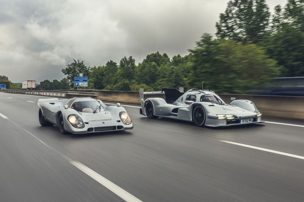 もとみ ポルシェ918に搭載されたV8に最新ハイブリッドを組み合わせた「963の