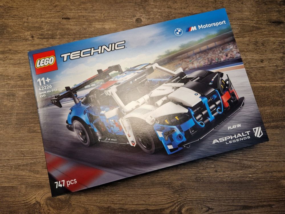 De LEGO Technic-versie van de BMW M4 GT3 EVO.