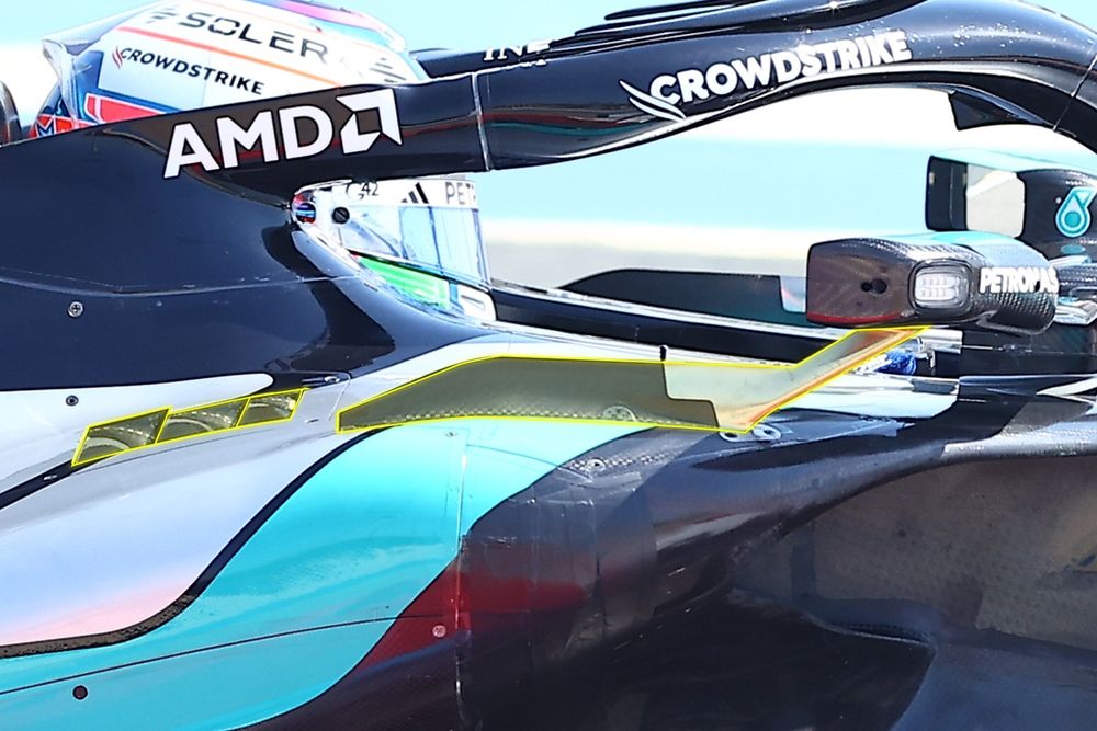 Mercedes W17: si noti il supporto degli specchietti modificati e le nuove prese per espellere il calore