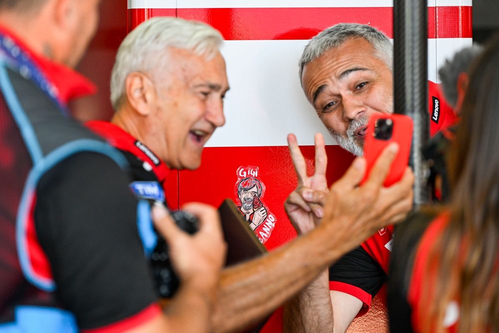Davide Tardozzi, Team Manager, Ducati Team, Mauro Grassilli, director deportivo, Ducati