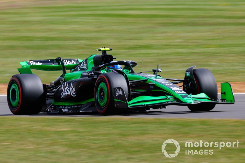 Zhou Guanyu, Stake F1 Team Kick Sauber C44