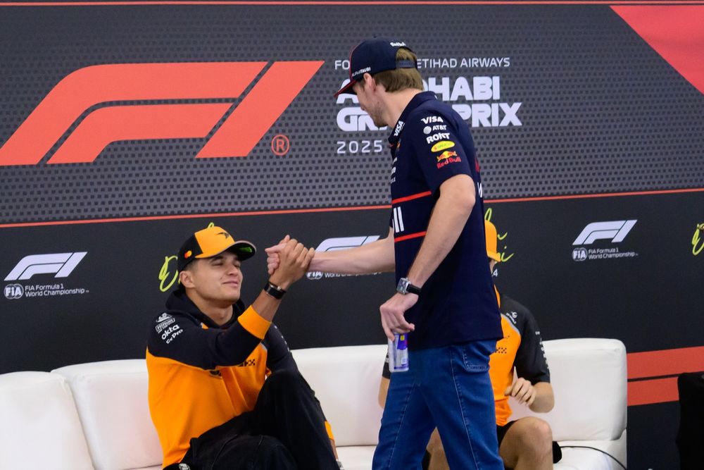 Lando Norris, McLaren,Max Verstappen, Red Bull Racing