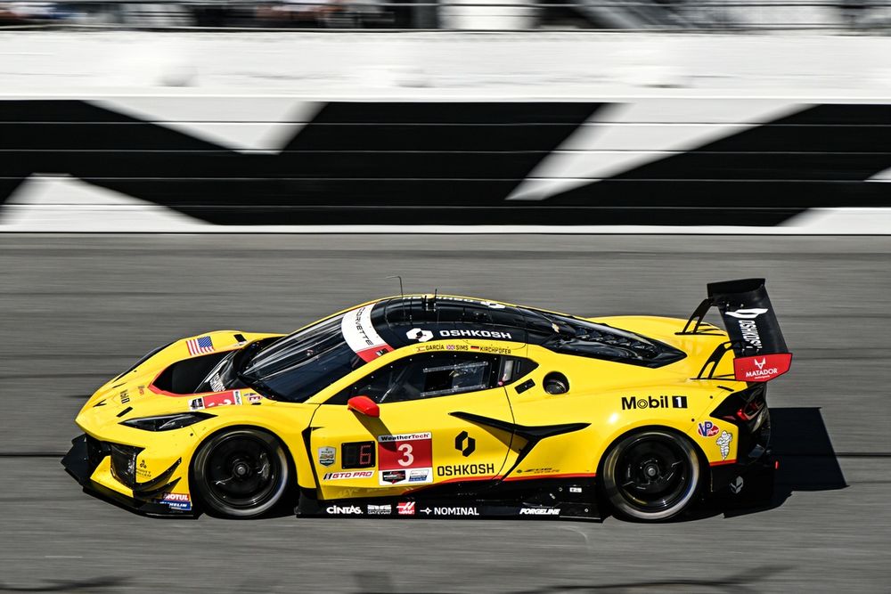 #3 Corvette Racing by Pratt Miller Motorsports Corvette Z06 GT3.R: Antonio Garcia, Alexander Sims, Marvin Kirchhöfer