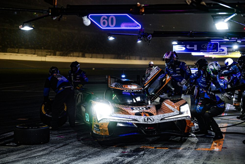 #60 Acura Meyer Shank Racing с бордюром Агаджаняна Acura ARX-06: Том Бломквист, Колин Браун, Скотт Диксон, Эй Джей Аллмендингер