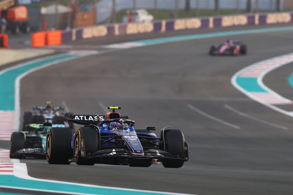 Lance Stroll, Aston Martin Racing, Carlos Sainz, Williams