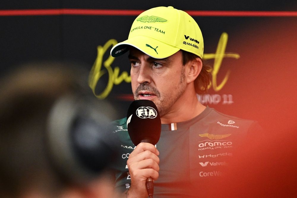Alonso rebaja la euforia con el nuevo Aston en Hungría: "No cambiará nuestra posición"