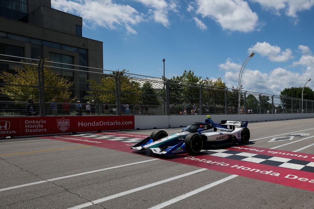In Toronto behaalde Rinus VeeKay zijn enige podiumplaats van 2025 door knap tweede te worden.