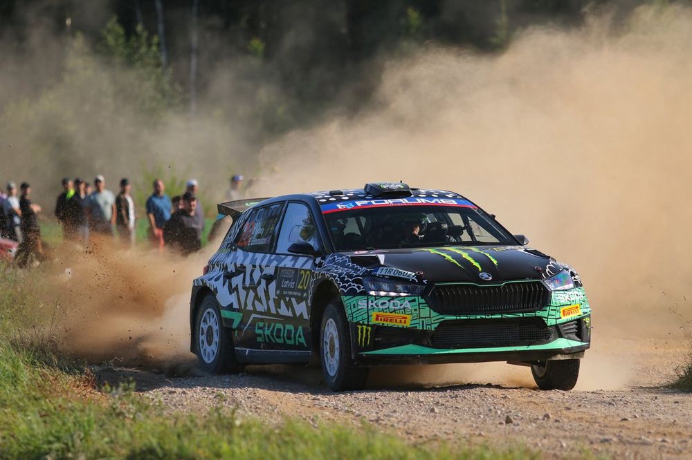 Oliver Solberg, Elliott Edmondson, Toksport WRT Skoda Fabia Evo Rally2