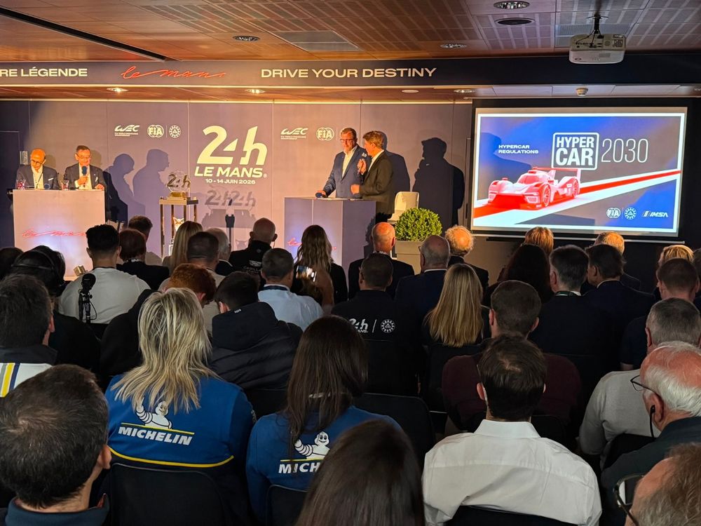 La conferencia de prensa en Le Mans. 