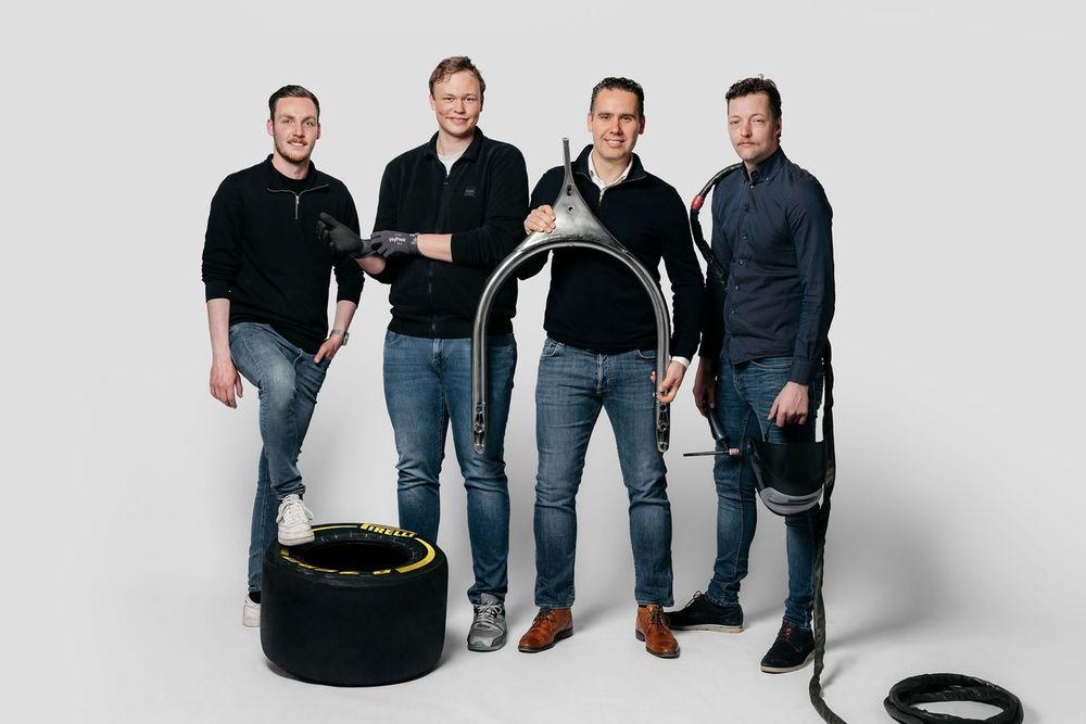 Patrick Wouterse, eigenaar en CEO van LKN WeldCompany BV, met zijn team.