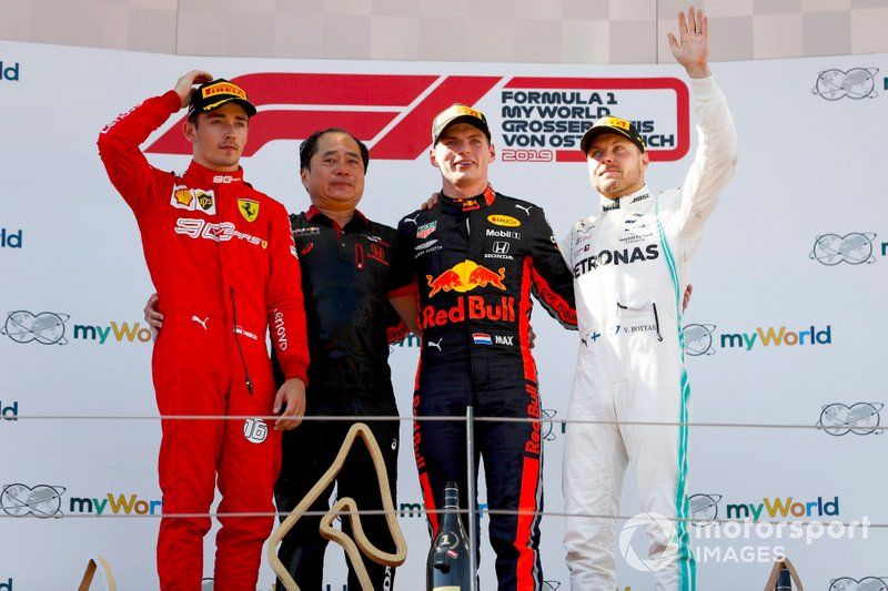 Toyoharu Tanabe, dyrektor techniczny Hondy oraz Max Verstappen