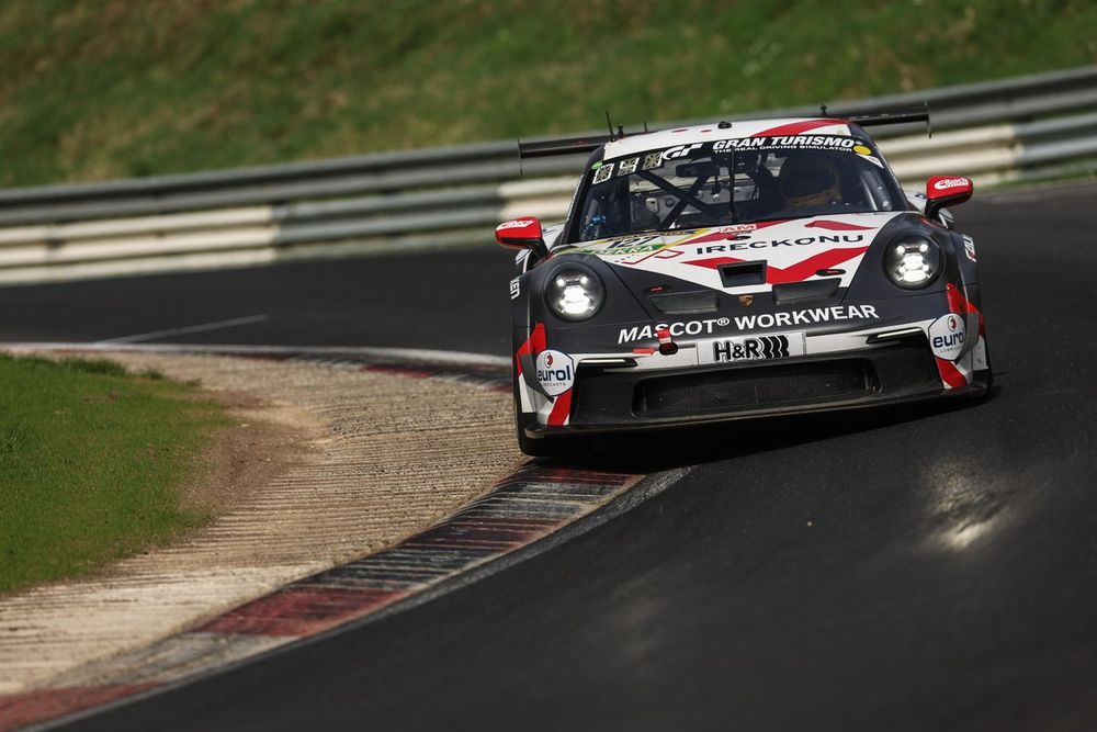 Tom Coronel zal zelf in de Porsche 911 GT3 Cup racen op de Nürburgring.