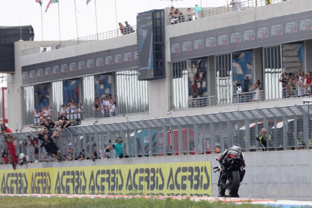 BMW признает 2027 г. MotoGP «Не жизнеспособная», поскольку он взвешивает варианты BMW признает 2027 г. MotoGP «Не жизнеспособная», поскольку он взвешивает варианты