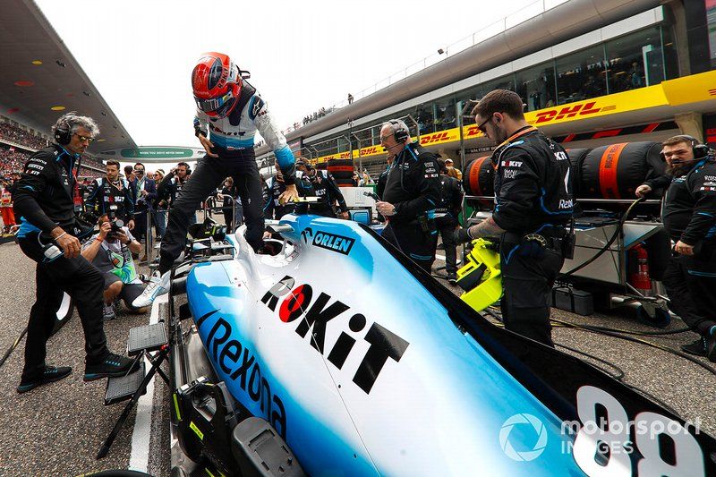 Robert Kubica, Williams Racing, on the grid