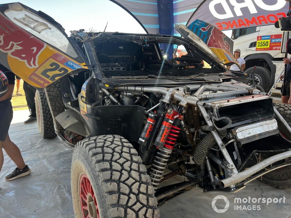 Coche Carlos Sainz, accidente Dakar 2025