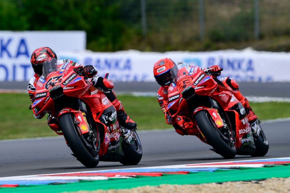 Francesco Bagnaia y Marc Márquez han hecho gran parte de la sesión uno tras otro
