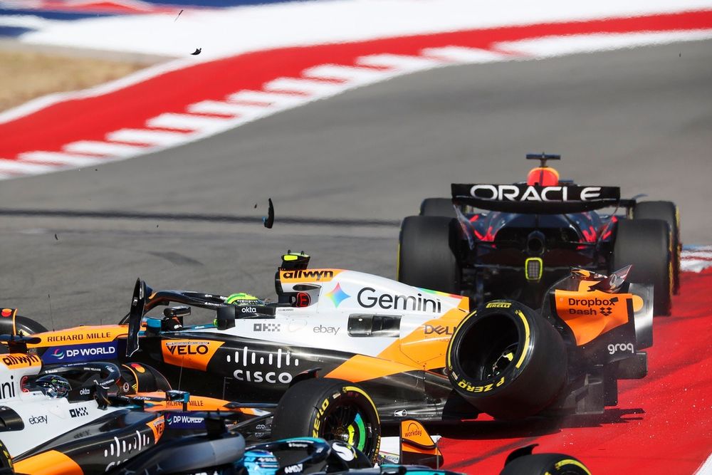 Lando Norris, McLaren, Oscar Piastri, McLaren, Max Verstappen, Red Bull Racing