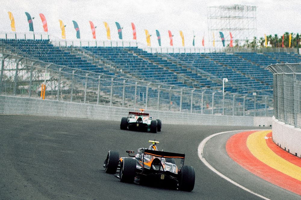 The steep banking of La Monumental has a continuously changing gradient and elevation