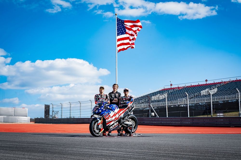 Marco Bezzecchi, Massimo Rivola, Jorge Martin, Aprilia X 250TH