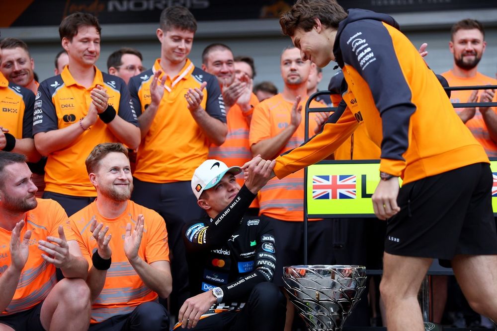 Lando Norris, McLaren, Oscar Piastri, McLaren