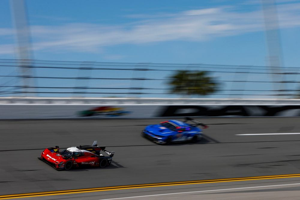 #31 Cadillac Whelen Cadillac V-Series.R: Jack Aitken, Earl Bamber, Frederik Vesti, Connor Zilisch