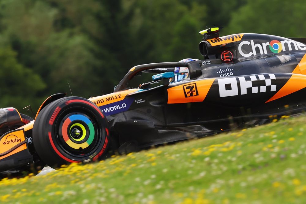 Alex Dunne lors de ses EL1 avec McLaren au Red Bull Ring.