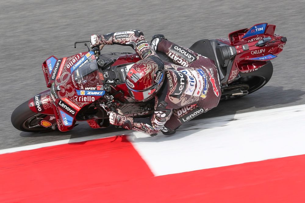 Recital de Márquez en Mugello para firmar su quinta victoria del curso