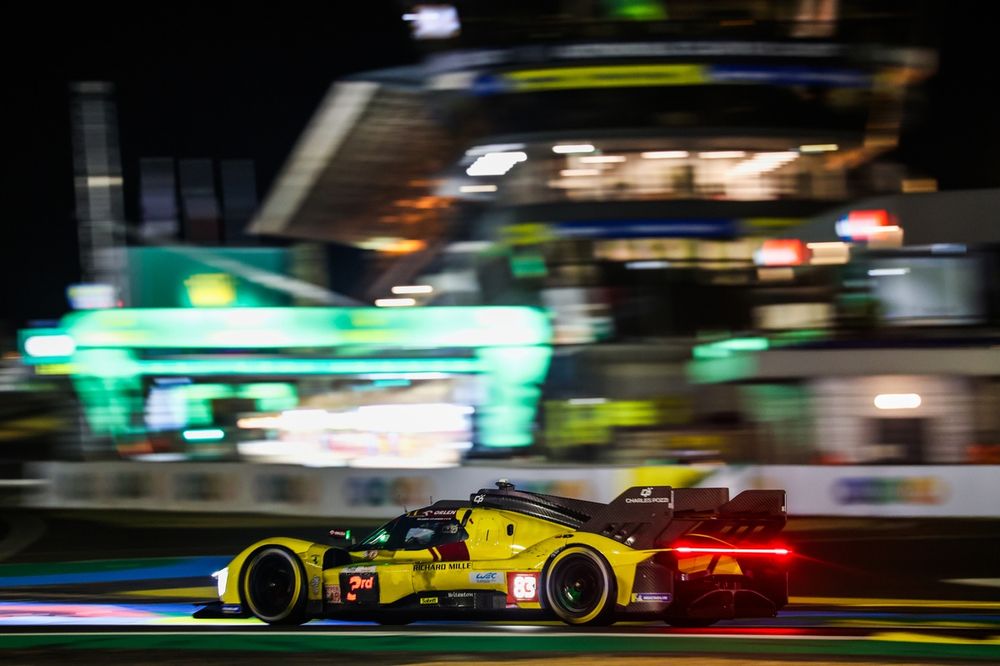 Kubica, Ye en Hanson op weg naar de Le Mans-zege in de #83 AF Corse Ferrari 499P.