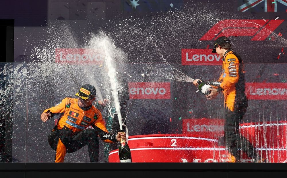 Lando Norris, McLaren, Oscar Piastri, McLaren, George Russell, Mercedes