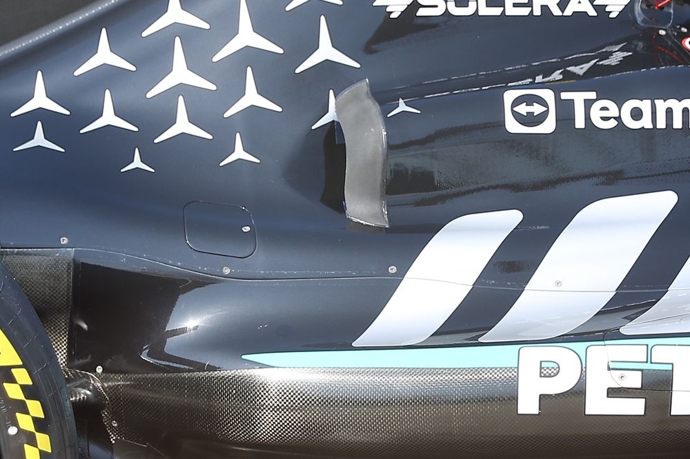 Mercedes W17, sfogo maggiorato dell'aria calda