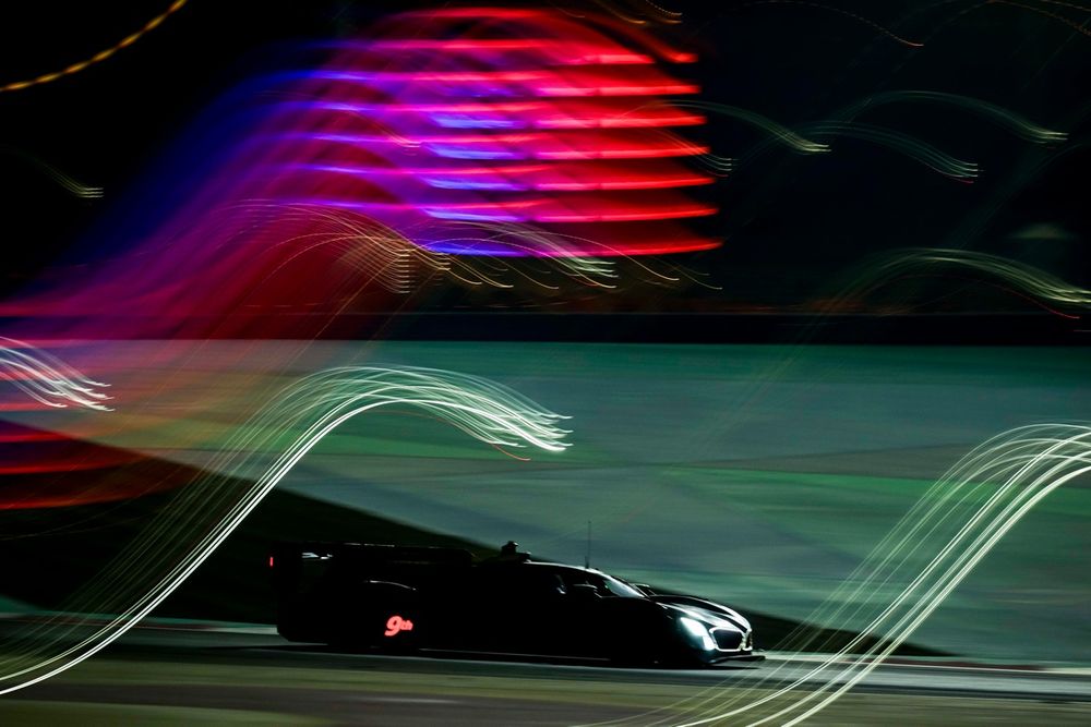 Azione in pista di notte