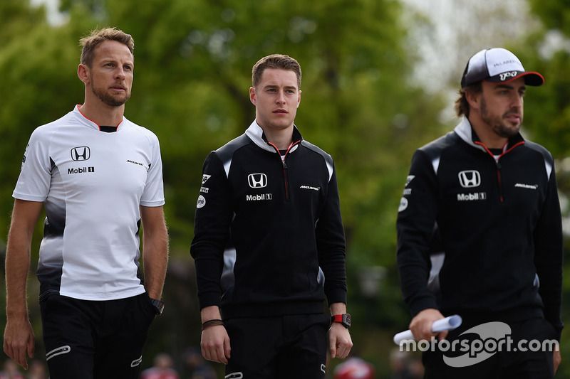 In 2016 zaten ze samen bij McLaren, dit jaar worden Button, Vandoorne en Alonso herenigd bij Aston Martin.