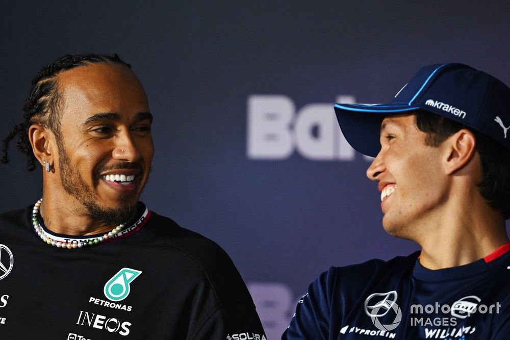 Lewis Hamilton et Alexander Albon.
