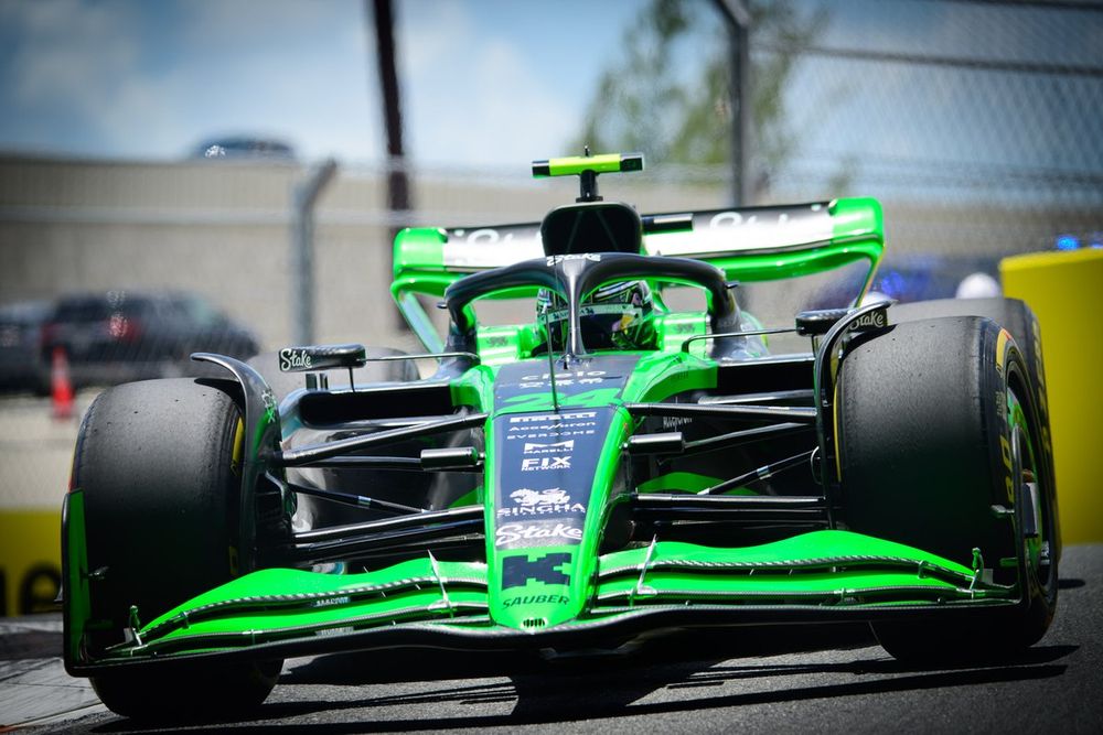 Guanyu Zhou, Kick Sauber C44