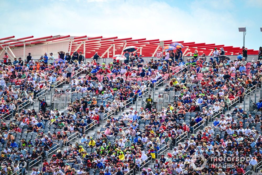 Des spectateurs