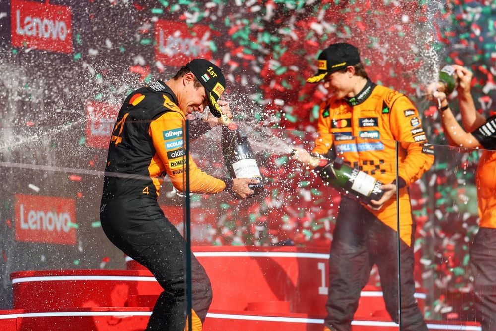 Lando Norris, McLaren, Oscar Piastri, McLaren