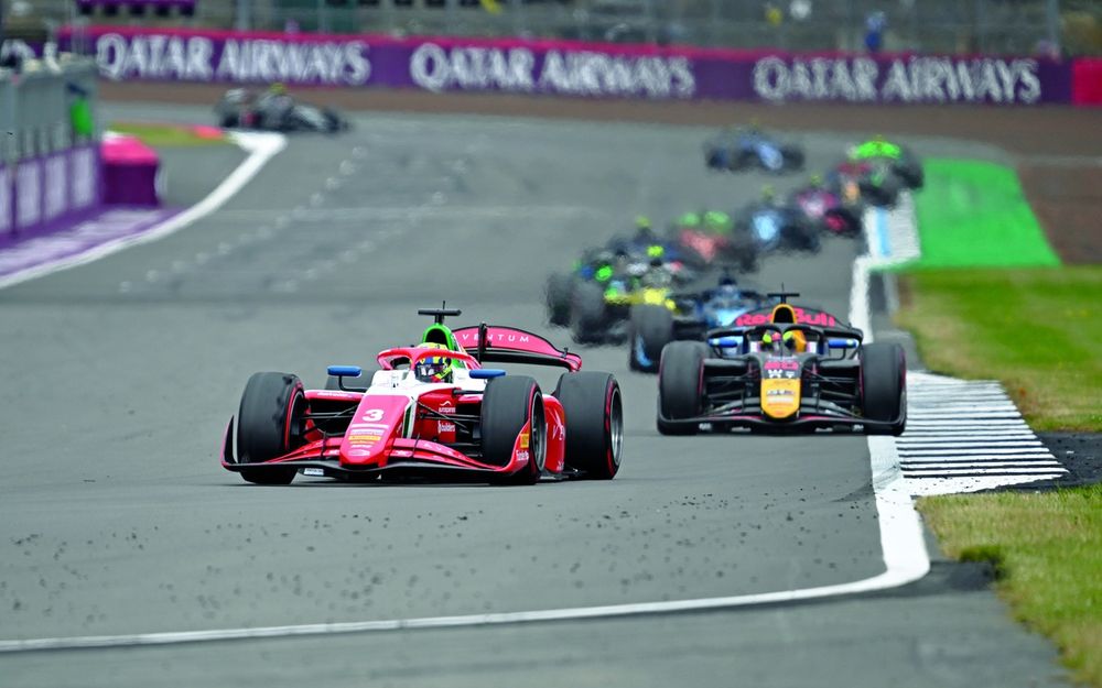 Oliver Bearman, PREMA Racing, Isack Hadjar, Campos Racing